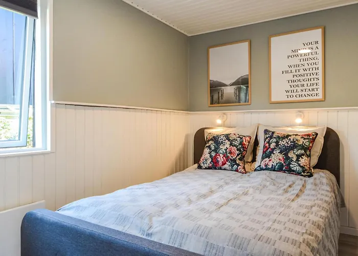 2 Bedroom Beautiful In 別荘 *